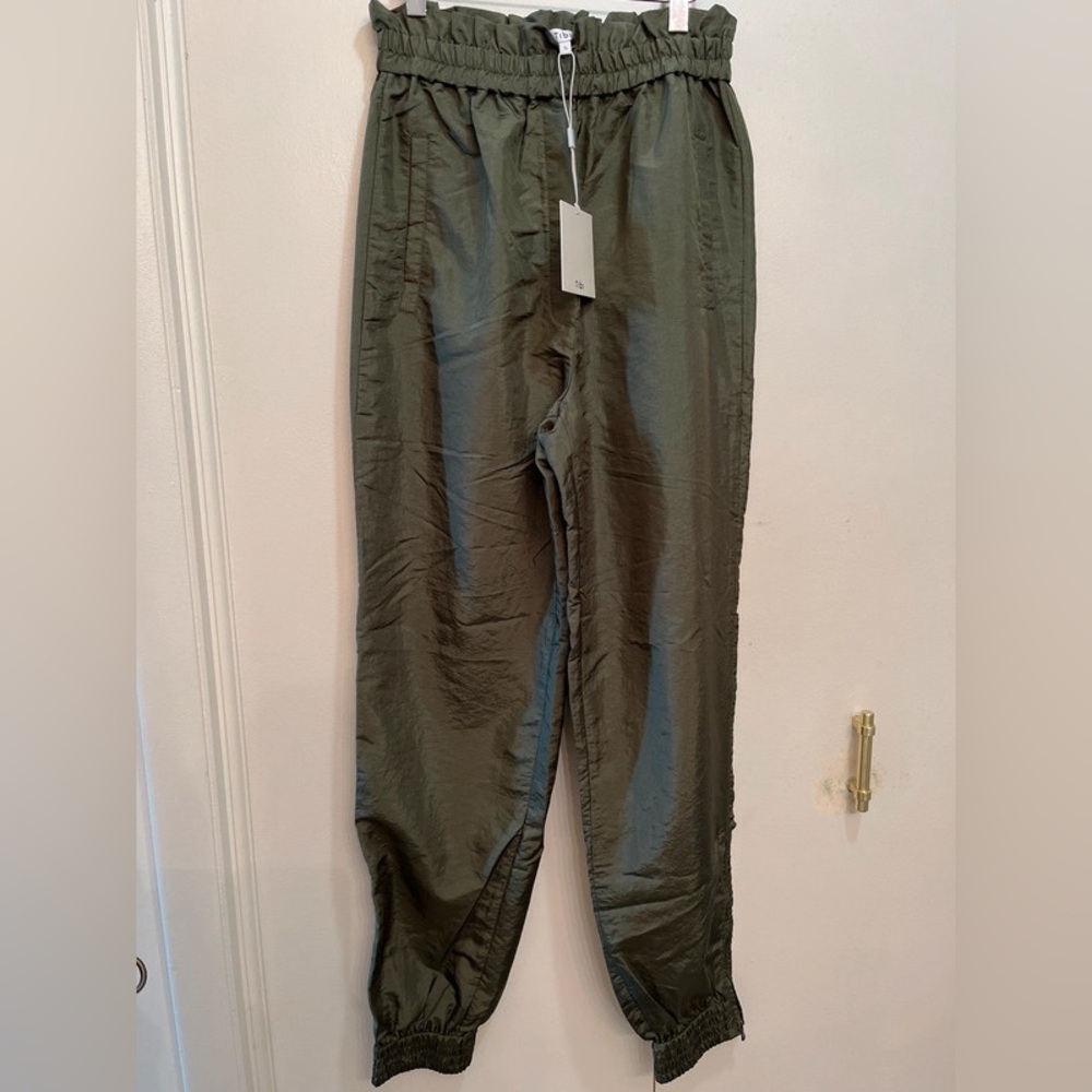 NWT Tibi Crispy Nylon Paper Bag Felix Jogger
Army Green / S